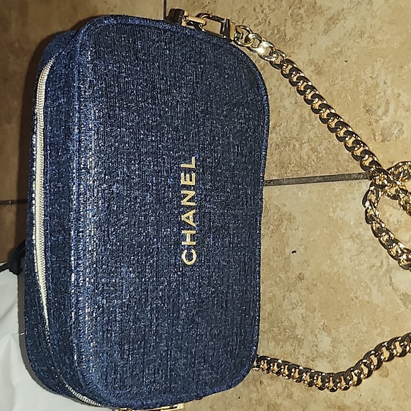 Chanel Amazing Cosmetic Bundle NWOB - Picture 5 of 10